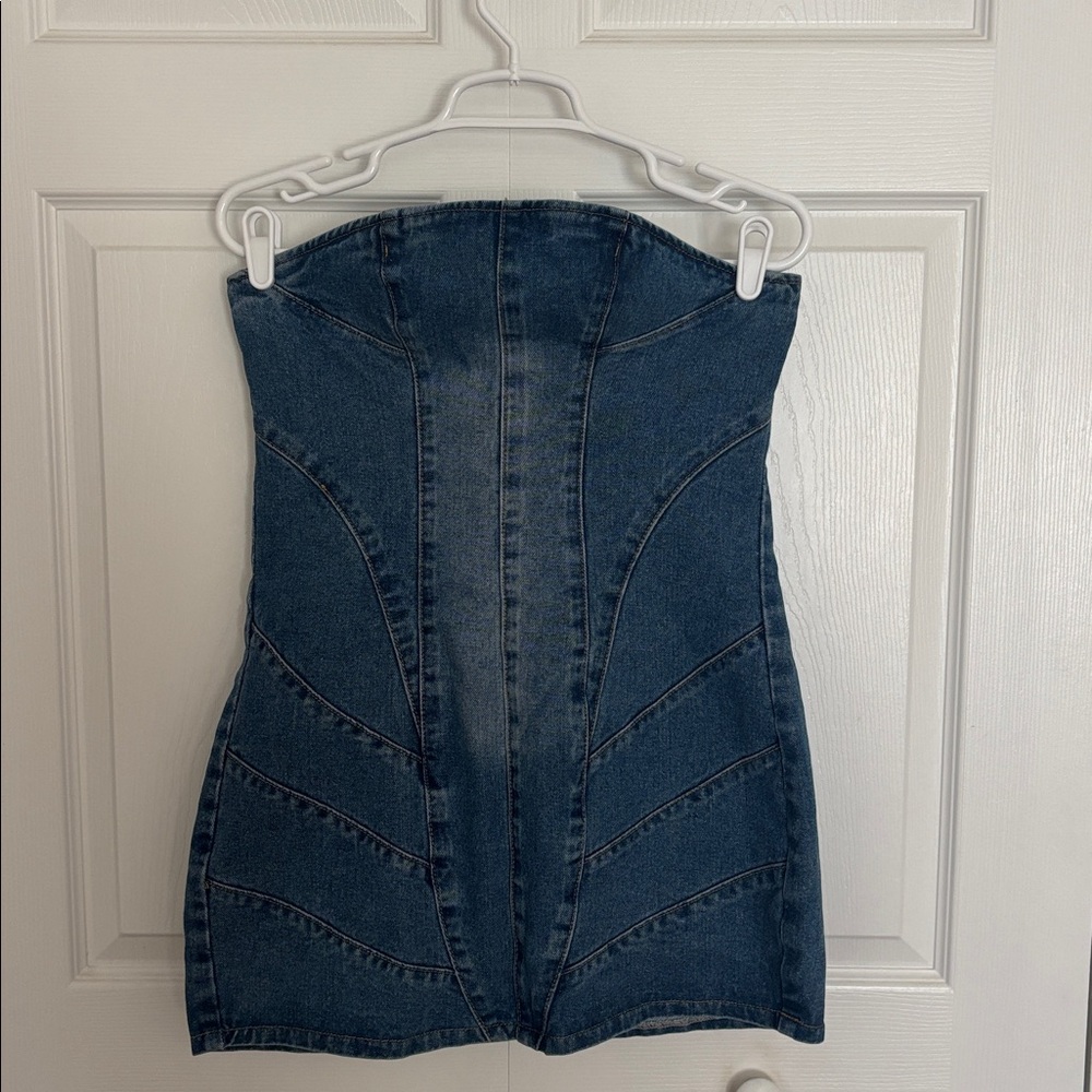 PrettyLittleThing Blue Strapless Denim Dress